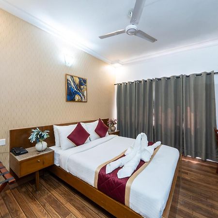 Lords Midtown Suites Bangalore Бангалор Екстериор снимка