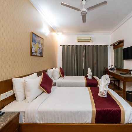 Lords Midtown Suites Bangalore Бангалор Екстериор снимка