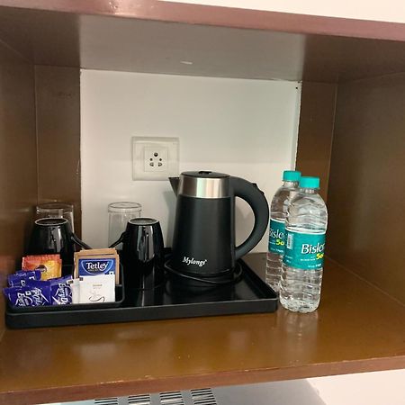 Lords Midtown Suites Bangalore Бангалор Екстериор снимка
