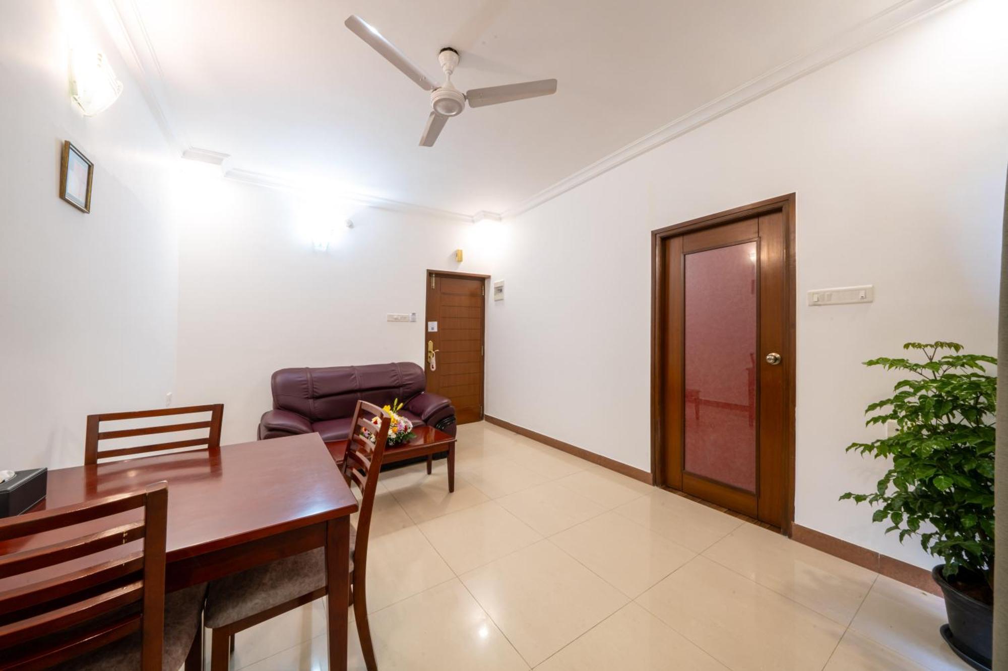 Lords Midtown Suites Bangalore Бангалор Екстериор снимка
