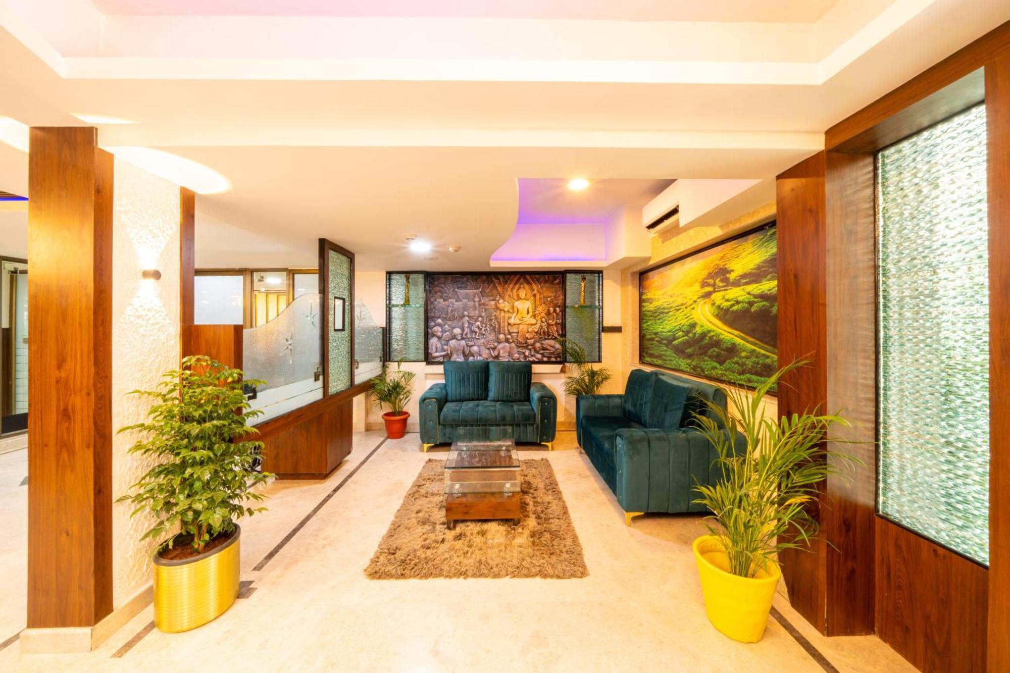 Lords Midtown Suites Bangalore Бангалор Екстериор снимка
